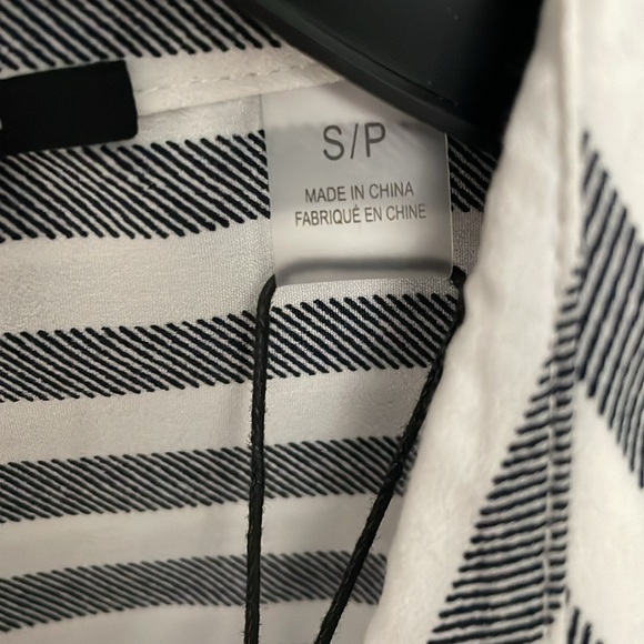 Button down casual top - Picture 3 of 7